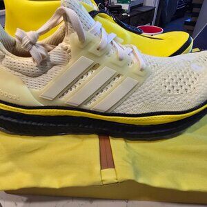 Adidas Ultraboost x Fortnite PEELY Men's 10 Yellow Black Banana JQ0714 Shoes NEW